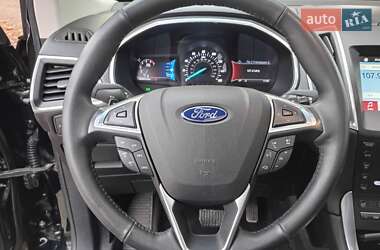 Внедорожник / Кроссовер Ford Edge 2017 в 