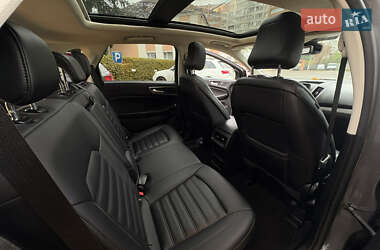 Позашляховик / Кросовер Ford Edge 2021 в 