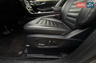 Позашляховик / Кросовер Ford Edge 2021 в 