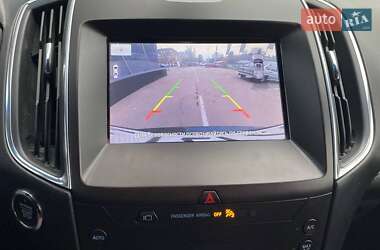 Позашляховик / Кросовер Ford Edge 2019 в 