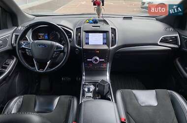 Позашляховик / Кросовер Ford Edge 2019 в 