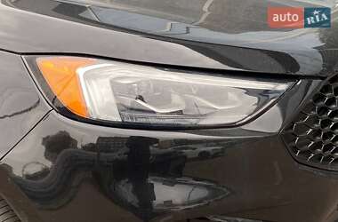 Позашляховик / Кросовер Ford Edge 2019 в 