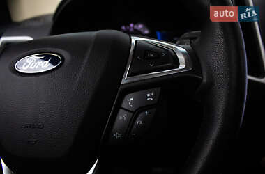 Внедорожник / Кроссовер Ford Edge 2022 в 