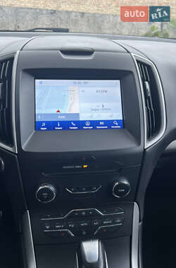 Внедорожник / Кроссовер Ford Edge 2016 в 