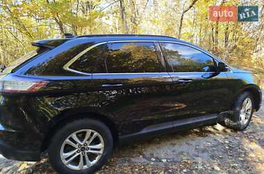 Позашляховик / Кросовер Ford Edge 2016 в 