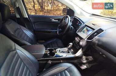 Позашляховик / Кросовер Ford Edge 2016 в 