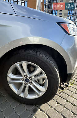 Позашляховик / Кросовер Ford Edge 2020 в 