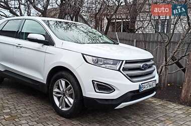 Внедорожник / Кроссовер Ford Edge 2016 в Вишневом