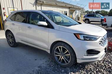Позашляховик / Кросовер Ford Edge 2019 в 