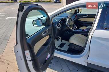 Позашляховик / Кросовер Ford Edge 2016 в 