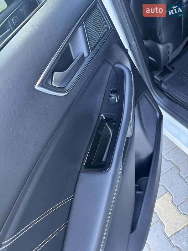 Позашляховик / Кросовер Ford Edge 2019 в Умані