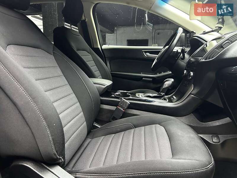 Позашляховик / Кросовер Ford Edge 2017 в Чернівцях