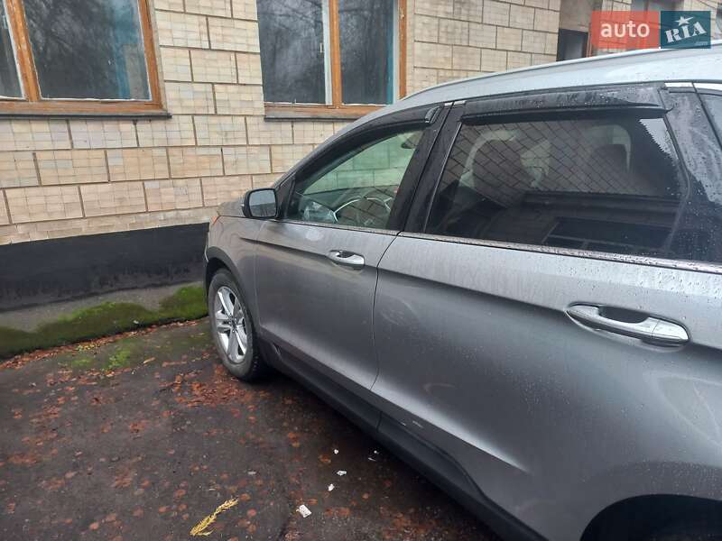 Позашляховик / Кросовер Ford Edge 2020 в Умані