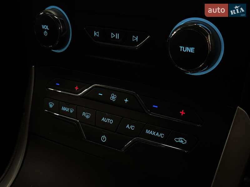 Позашляховик / Кросовер Ford Edge 2019 в Миколаєві