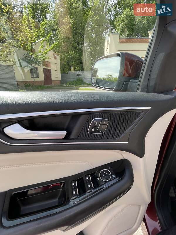 Позашляховик / Кросовер Ford Edge 2016 в Полтаві