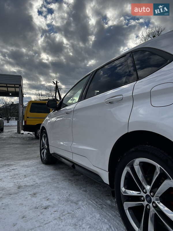 Внедорожник / Кроссовер Ford Edge 2017 в Городенке
