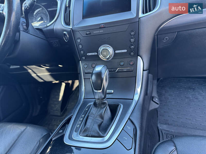 Внедорожник / Кроссовер Ford Edge 2015 в Черновцах