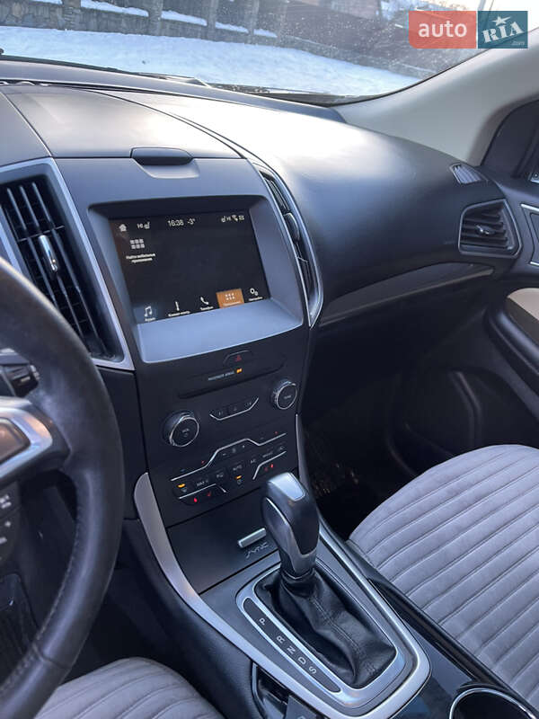 Внедорожник / Кроссовер Ford Edge 2017 в Надворной