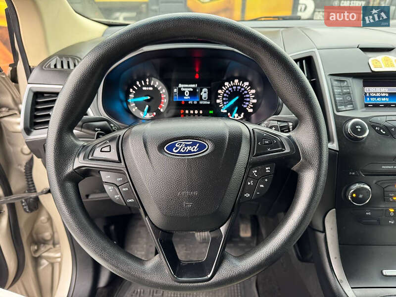 Позашляховик / Кросовер Ford Edge 2017 в Стрию