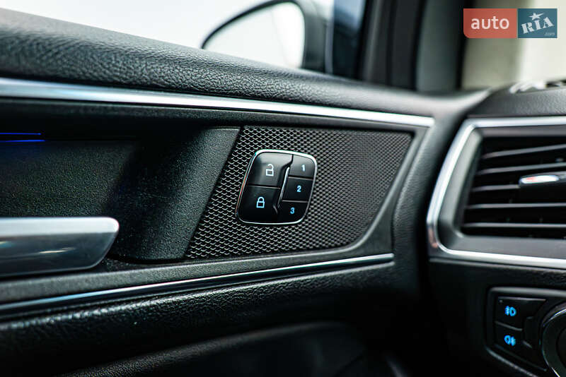 Позашляховик / Кросовер Ford Edge 2016 в Києві