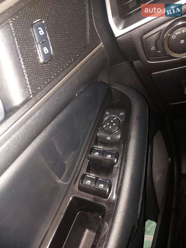 Позашляховик / Кросовер Ford Edge 2015 в Синельниковому