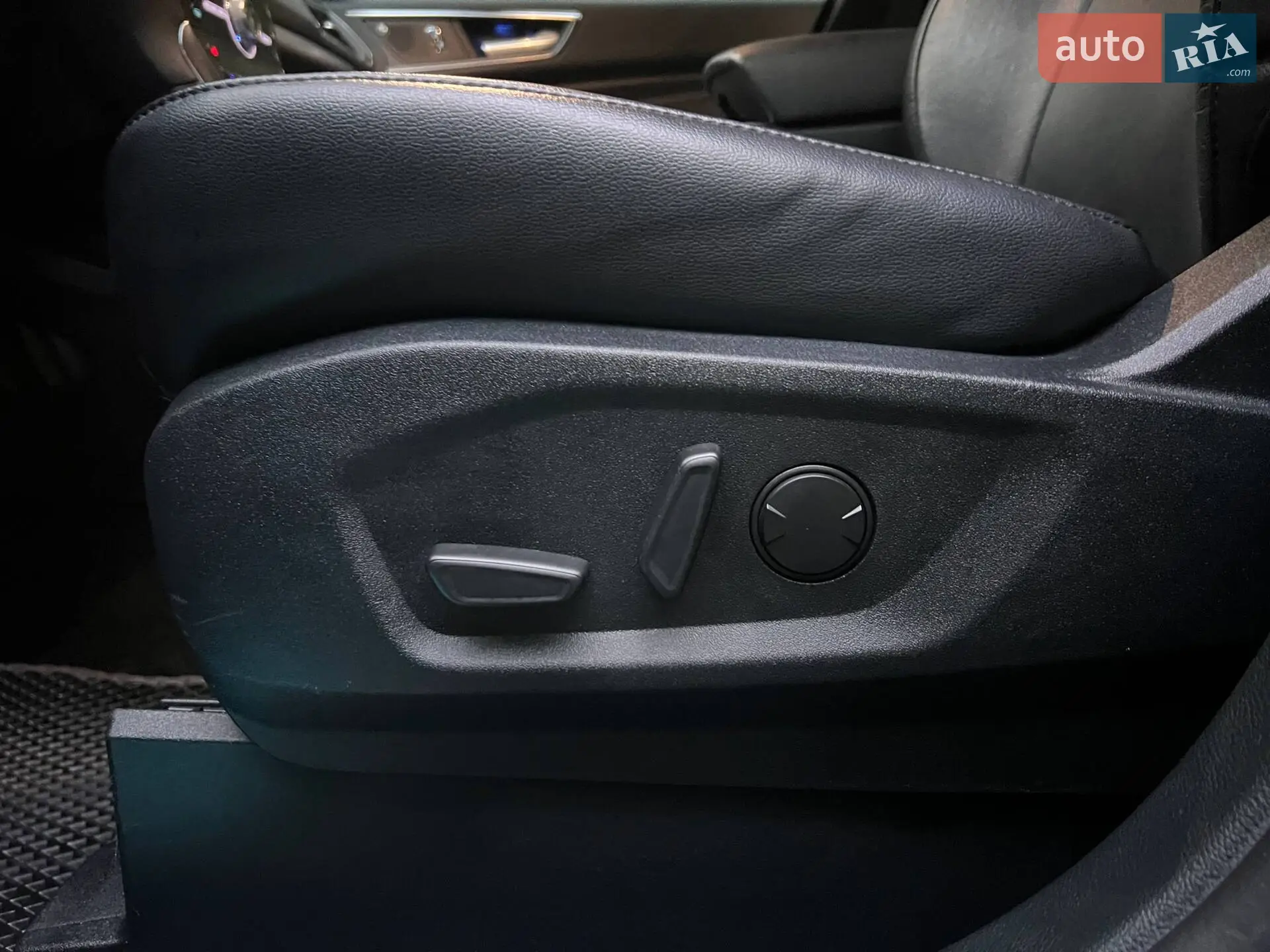 2019 Ford Edge - мініатюра 18