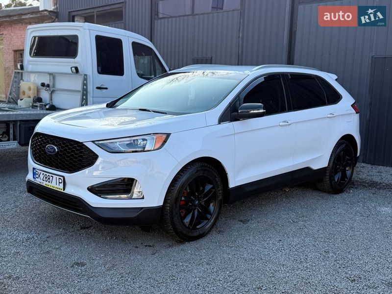 Внедорожник / Кроссовер Ford Edge 2019 в Дубно
