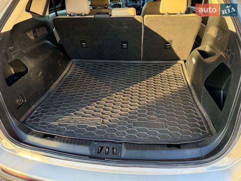 Позашляховик / Кросовер Ford Edge 2017 в Стрию