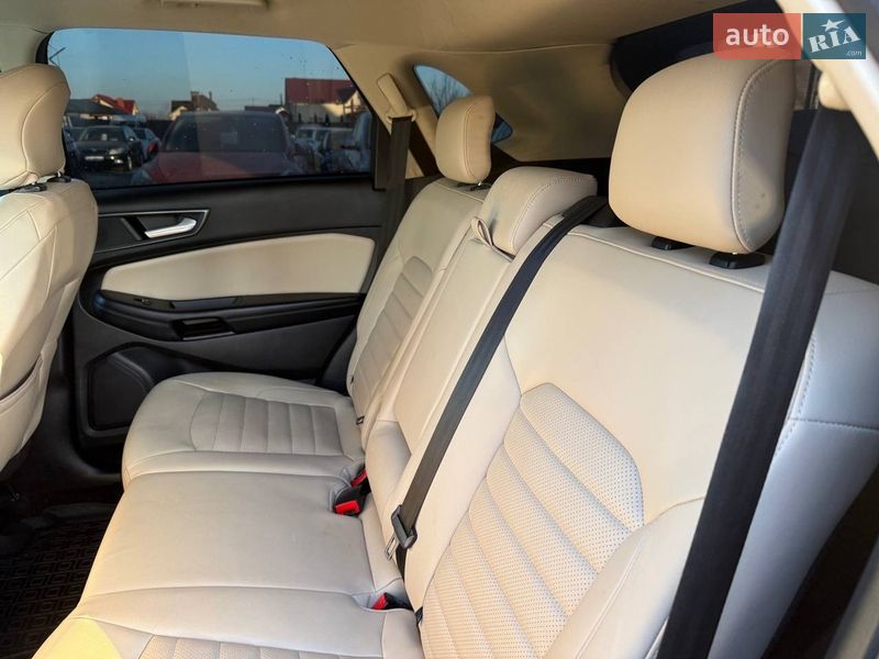 Позашляховик / Кросовер Ford Edge 2017 в Стрию