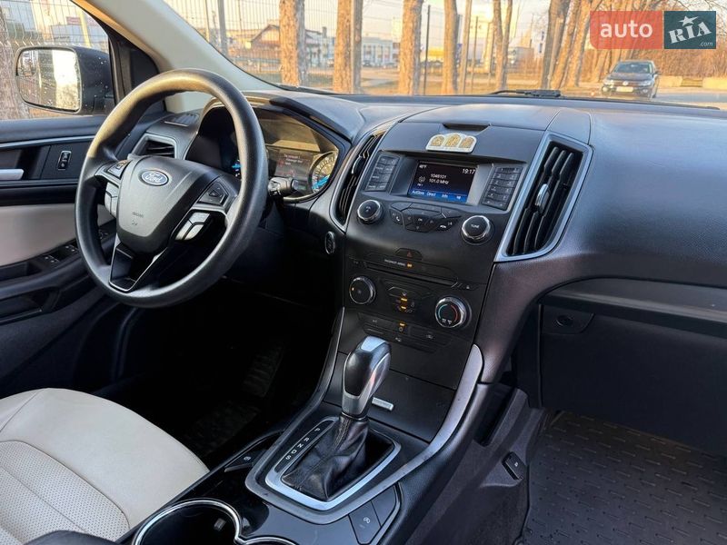 Позашляховик / Кросовер Ford Edge 2017 в Стрию
