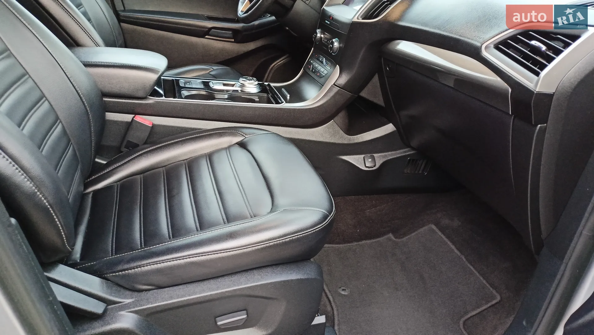 2019 Ford Edge - мініатюра 28