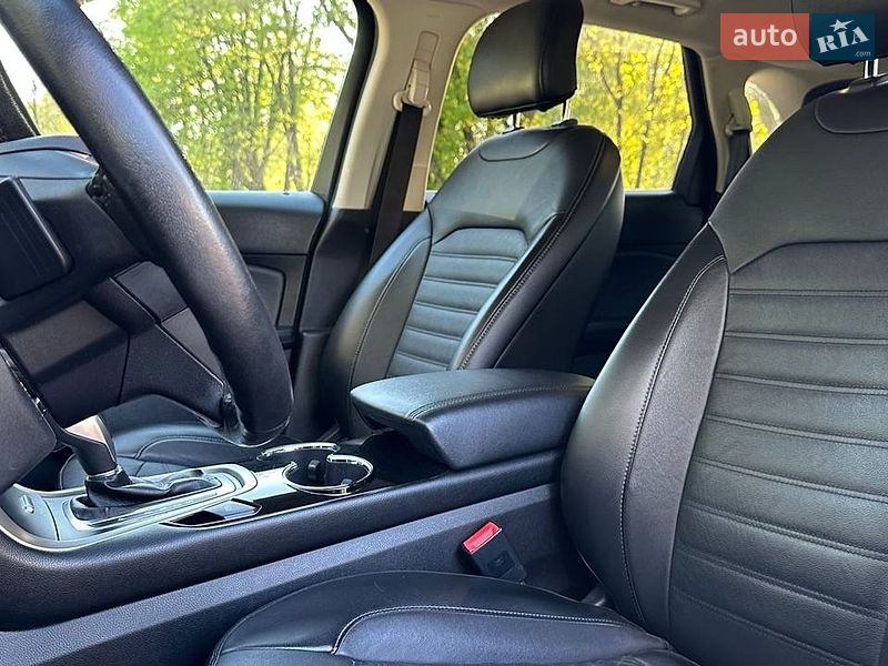 Позашляховик / Кросовер Ford Edge 2015 в Черкасах