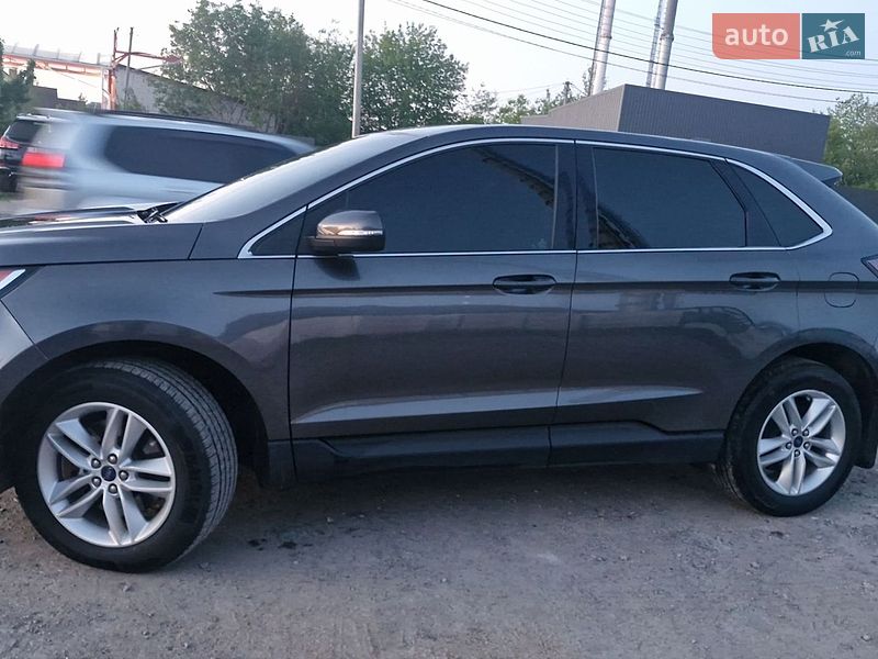 Позашляховик / Кросовер Ford Edge 2016 в Умані