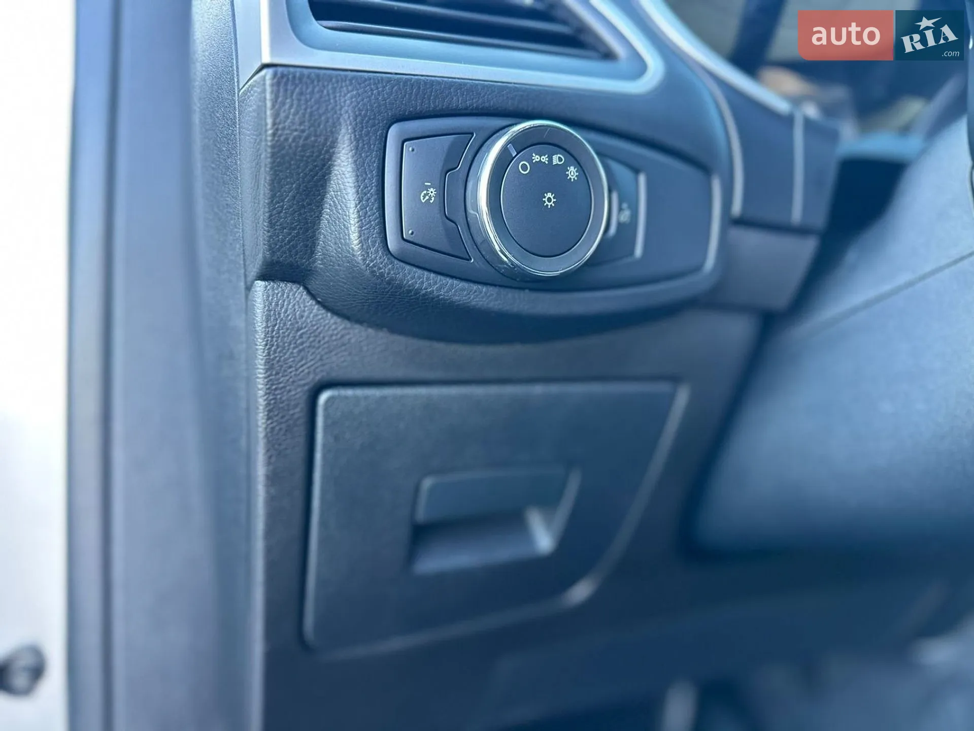 2017 Ford Edge - мініатюра 28