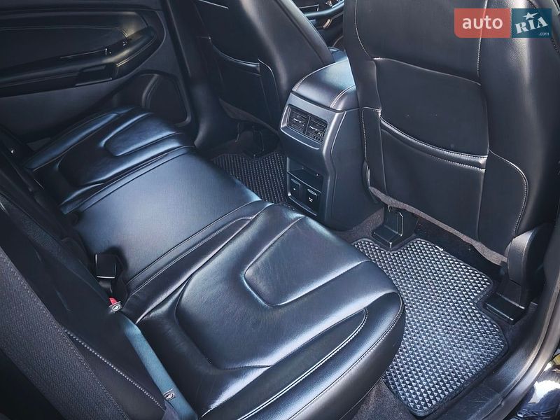 Позашляховик / Кросовер Ford Edge 2020 в Сутисках