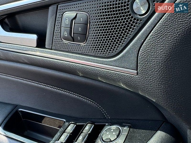 Позашляховик / Кросовер Ford Edge 2019 в Києві