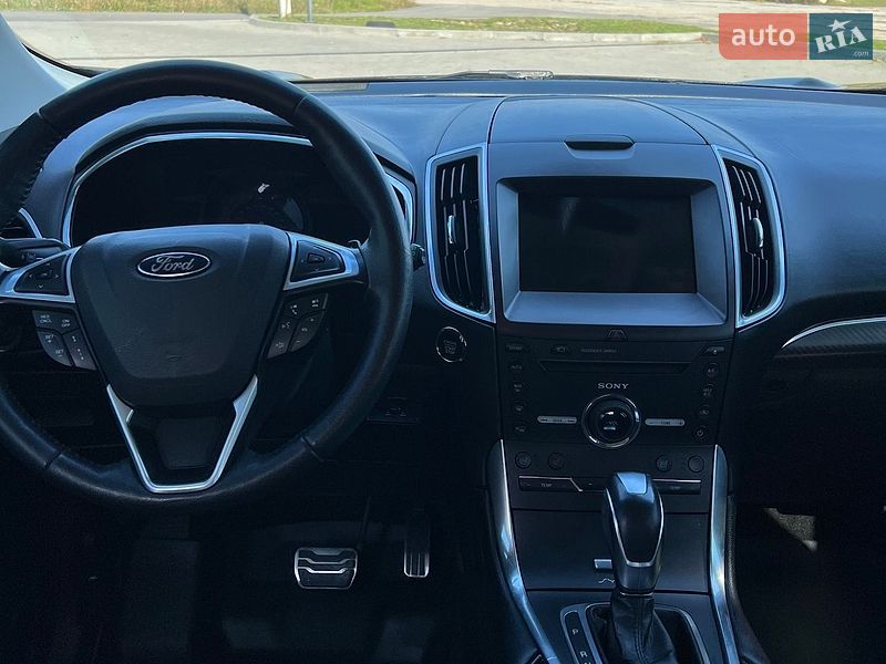 Позашляховик / Кросовер Ford Edge 2016 в Здолбуніві