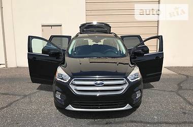 Внедорожник / Кроссовер Ford Escape 2017 в Киеве