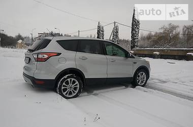 Внедорожник / Кроссовер Ford Escape 2017 в Ровно