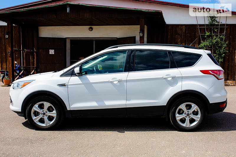 Позашляховик / Кросовер Ford Escape 2015 в Рівному