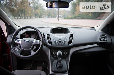 Позашляховик / Кросовер Ford Escape 2014 в 