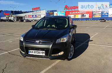 Позашляховик / Кросовер Ford Escape 2016 в 