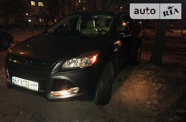 Позашляховик / Кросовер Ford Escape 2016 в 