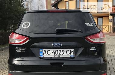 Позашляховик / Кросовер Ford Escape 2013 в 
