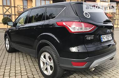 Позашляховик / Кросовер Ford Escape 2013 в 
