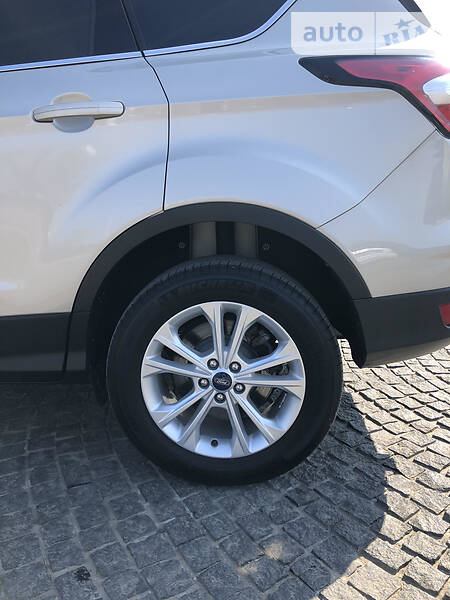 Позашляховик / Кросовер Ford Escape 2018 в Дніпрі