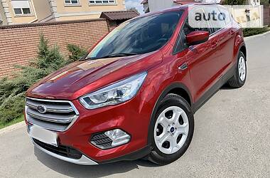 Позашляховик / Кросовер Ford Escape 2016 в 