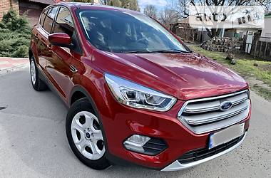 Позашляховик / Кросовер Ford Escape 2016 в 