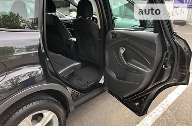 Позашляховик / Кросовер Ford Escape 2014 в 