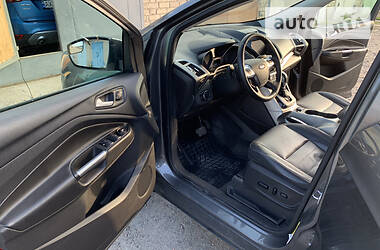 Позашляховик / Кросовер Ford Escape 2012 в 